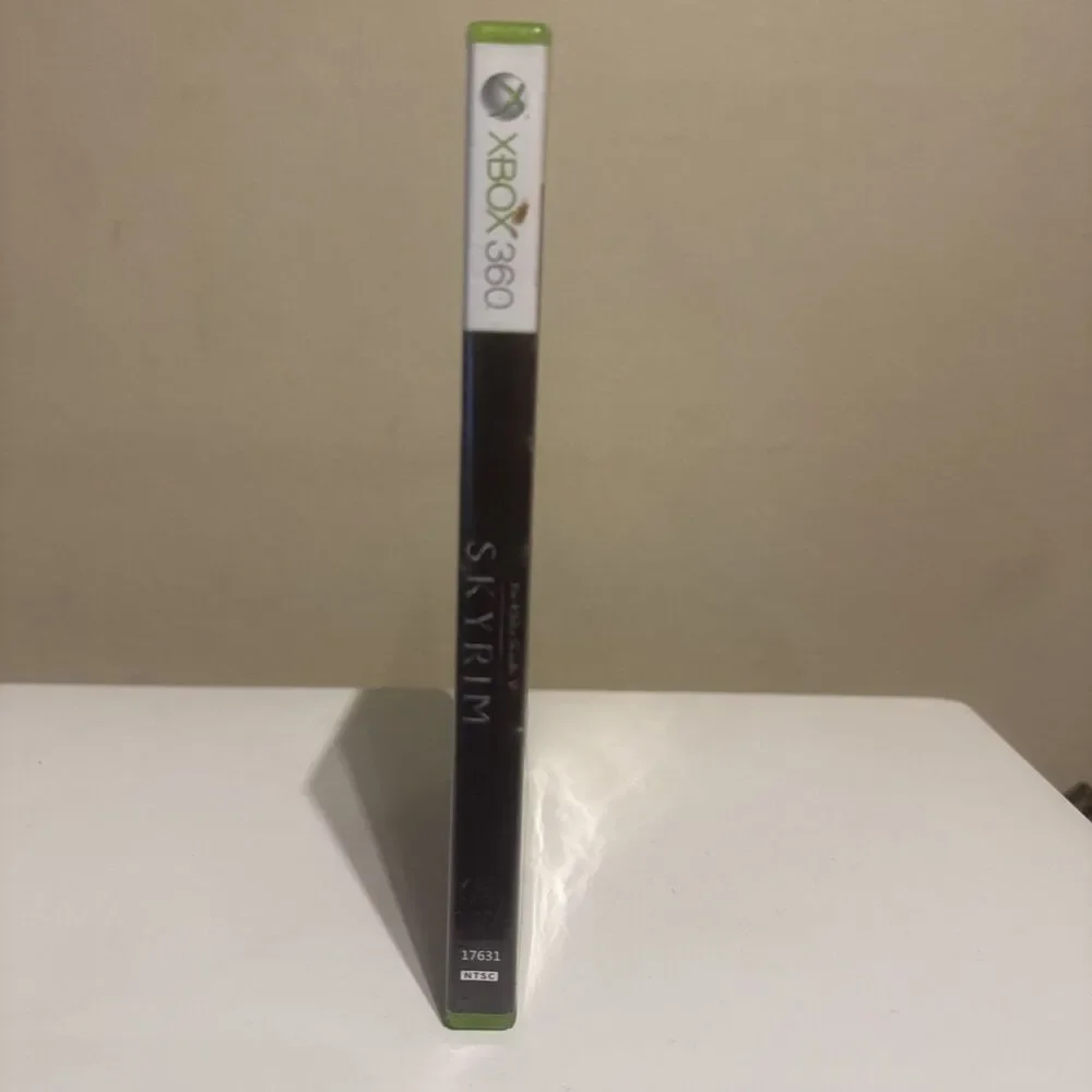 Microsoft XBOX 360 The Elder Scrolls V: Skyrim Game (Xbox 360, 2011)